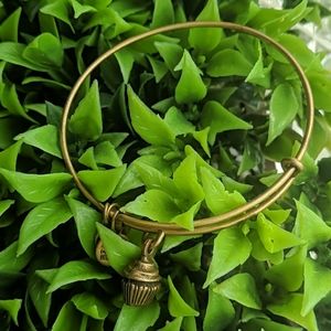 🌺 Alex + Ani gold cupcake charm bracelet bangle